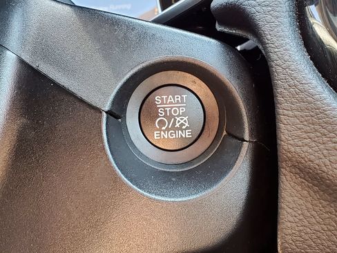 Used 2021 Jeep Compass Limited w/ Sun and Sound Group AWD/4WD image 14