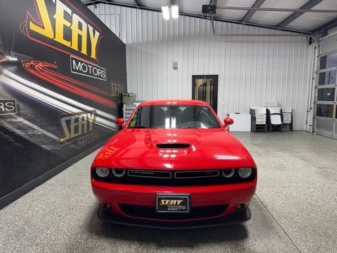 Used 2019 Dodge Challenger R/T RWD image 16