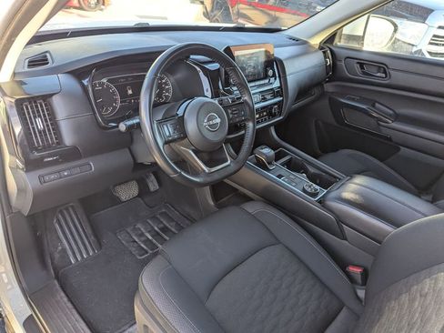 Used 2023 Nissan Pathfinder SV AWD/4WD image 26