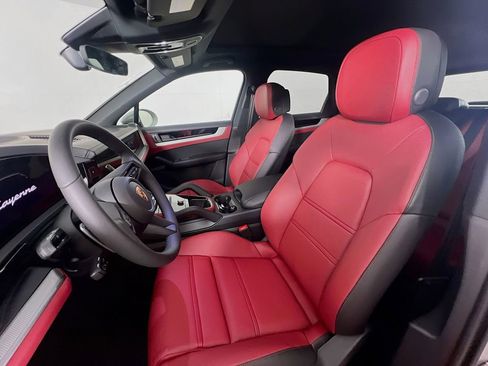 New 2026 Porsche Cayenne image 5