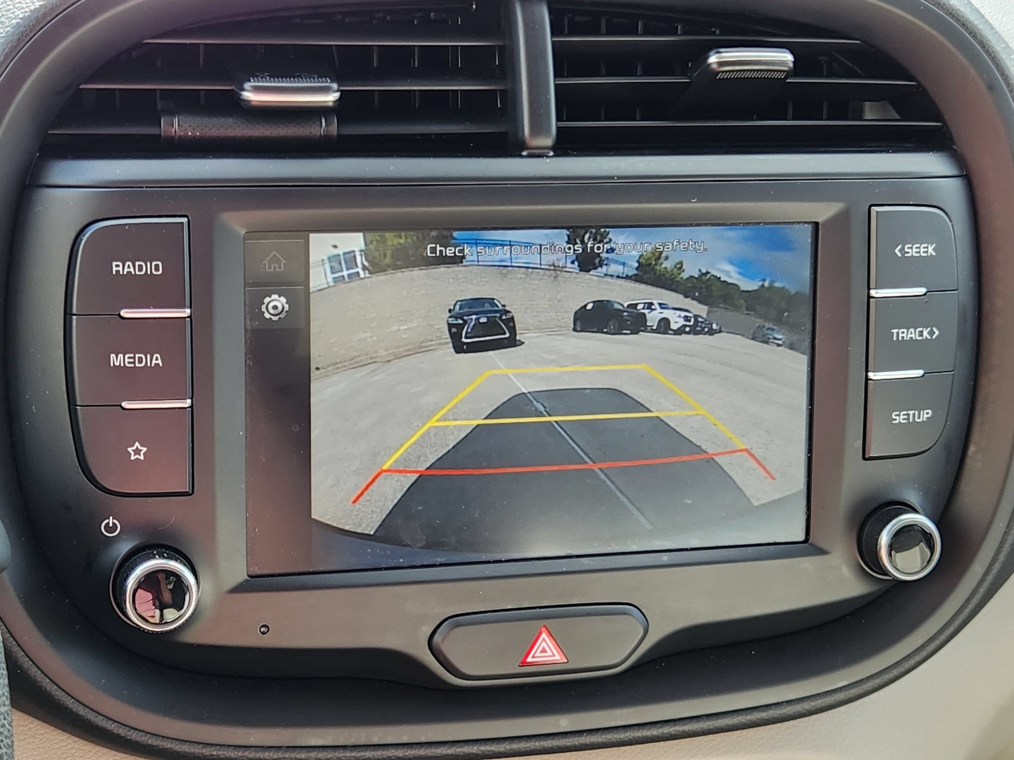 Used 2025 Kia Soul LX w/ LX Technology Package FWD image 21