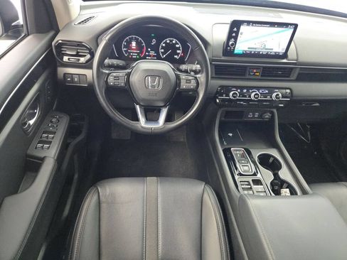 Used 2025 Honda Pilot Touring image 22