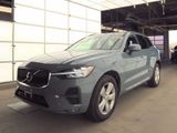 Used 2022 Volvo XC60 B5 Momentum image 5