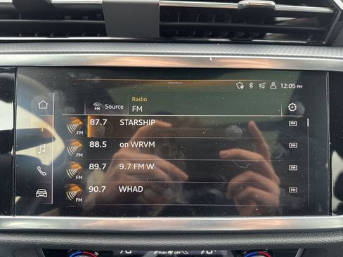 Used 2025 Audi Q3 2.0T Premium image 17