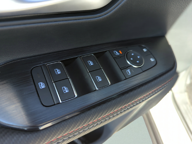 Used 2026 Nissan Kicks SR FWD image 25