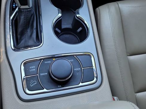 Certified 2018 Jeep Grand Cherokee Limited AWD/4WD image 13