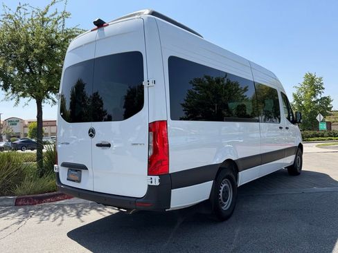 Used 2025 Mercedes-Benz Sprinter 2500 image 9