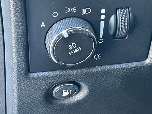 Used 2020 Jeep Grand Cherokee Altitude image 26