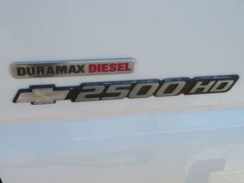 Used 2004 Chevrolet Silverado 2500 LS w/ Skid Plate Package AWD/4WD image 13