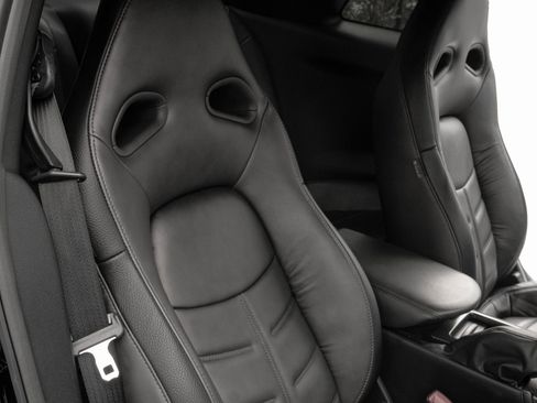 Used 2021 Nissan GT-R Premium image 15