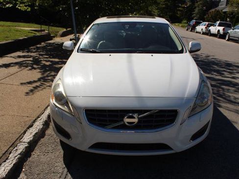 Used 2012 Volvo S60 T5 image 2
