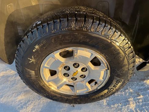 Used 2011 Chevrolet Avalanche LS image 16