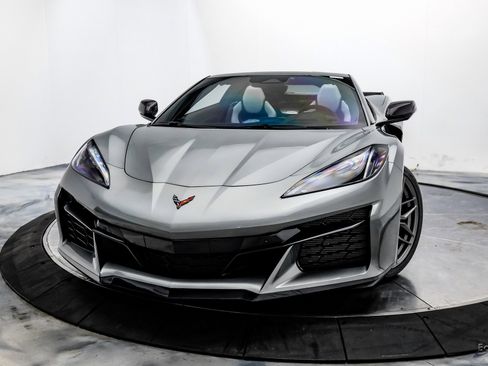 Used 2024 Chevrolet Corvette Z06 image 5