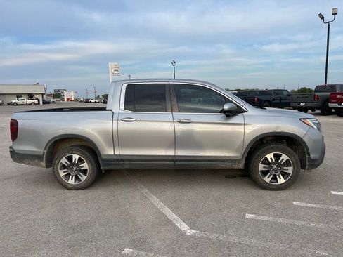 Used 2018 Honda Ridgeline RTL-T image 3