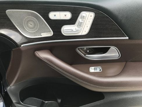 Used 2021 Mercedes-Benz GLS 450 4MATIC image 48