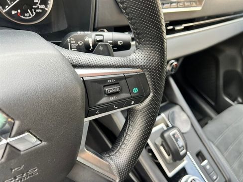 Used 2024 Mitsubishi Outlander SE image 30