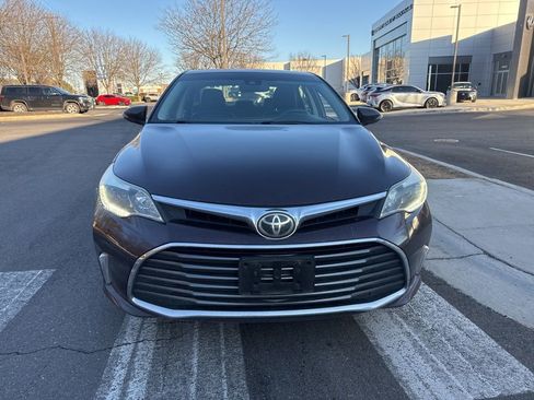 Used 2017 Toyota Avalon XLE image 2