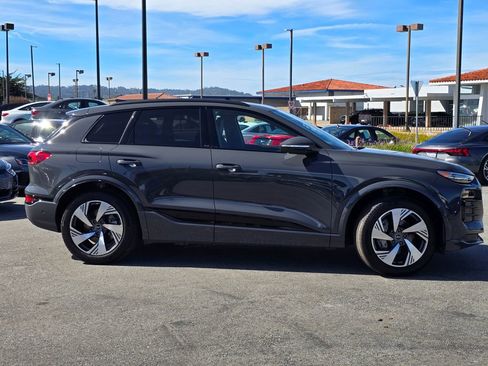 Used 2025 Audi Q6 e-tron Premium Plus w/ Premium Plus image 37