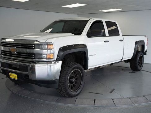 Used 2018 Chevrolet Silverado 2500 W/T w/ Snow Plow Prep Package AWD/4WD image 3