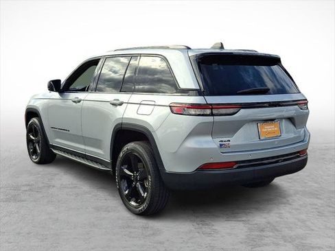 Certified 2022 Jeep Grand Cherokee Altitude image 3