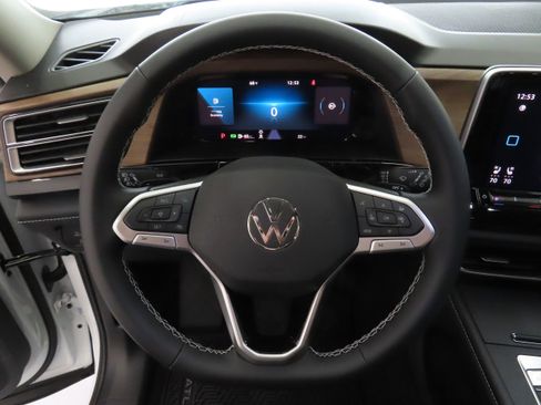 New 2026 Volkswagen Atlas SE FWD image 15