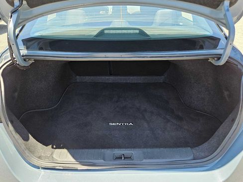 Used 2025 Nissan Sentra SR FWD image 31