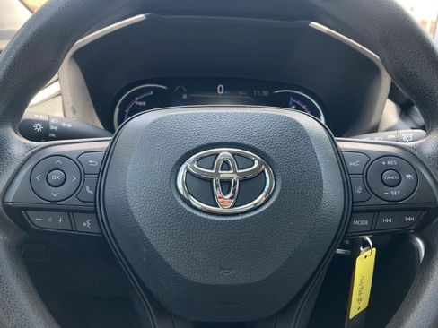 Used 2024 Toyota RAV4 LE AWD/4WD image 17