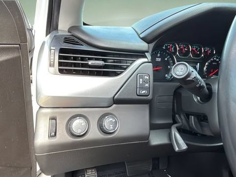 Used 2020 Chevrolet Suburban LT AWD/4WD image 21