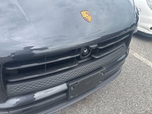 Certified 2026 Porsche Macan AWD/4WD image 3