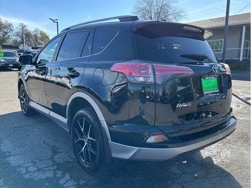 Used 2018 Toyota RAV4 SE w/ Power Extra Value Package image 5