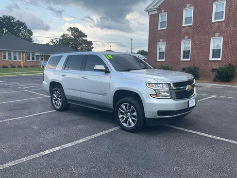 Used 2019 Chevrolet Tahoe LT AWD/4WD image 2
