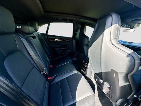 Used 2025 Porsche Macan 4S Electric image 31