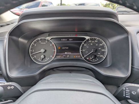 Used 2025 Nissan Rogue SV AWD/4WD image 26