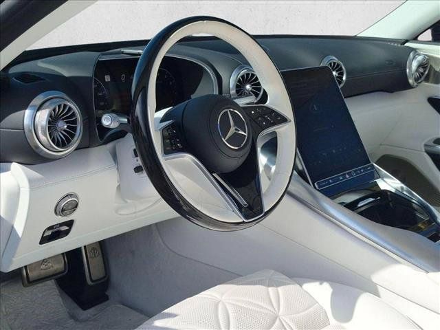 Used 2026 Mercedes-Benz Maybach SL 680 image 9