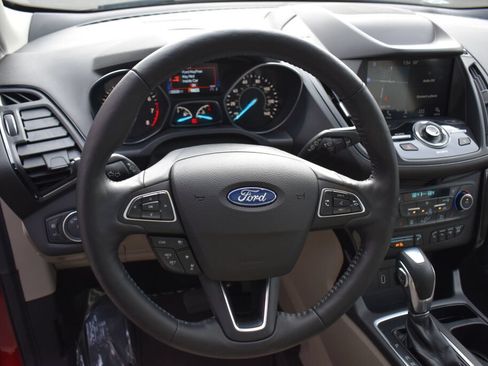 Used 2019 Ford Escape Titanium AWD/4WD image 9