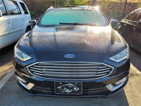 Used 2018 Ford Fusion Titanium image 2