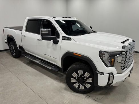Used 2024 GMC Sierra 3500 Denali w/ Denali Reserve Package image 40