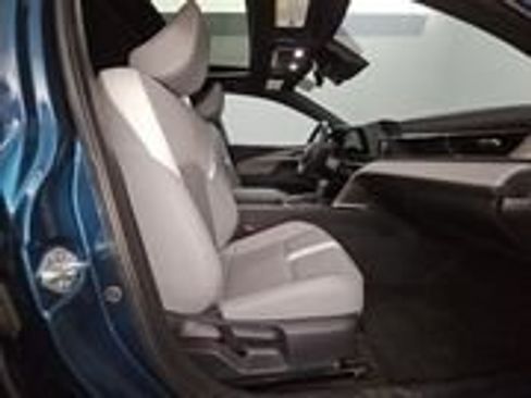 Certified 2025 Toyota Camry SE image 7