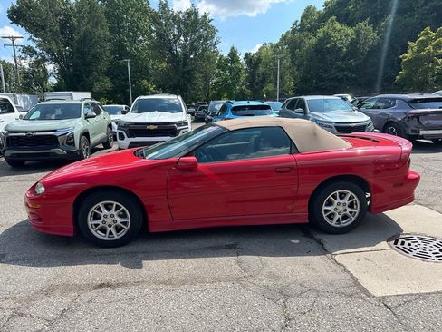 Used 2001 Chevrolet Camaro LT w/ Sport Appearance Pkg RWD image 2