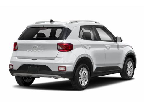 Used 2022 Hyundai Venue SEL FWD image 2
