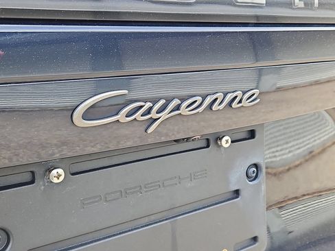 Certified 2023 Porsche Cayenne Platinum Edition AWD/4WD image 13