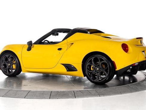 Used 2016 Alfa Romeo 4C Spider w/ Spider Track Package 4 RWD image 3