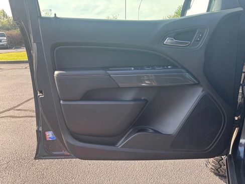 Used 2016 GMC Canyon SLE w/ All Terrain Adventure Package AWD/4WD image 11