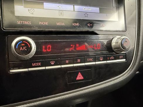Used 2020 Mitsubishi Outlander SEL FWD image 13