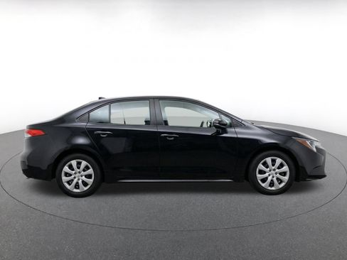 Used 2025 Toyota Corolla LE FWD image 10