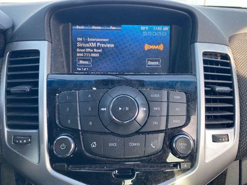 Used 2015 Chevrolet Cruze LT image 17