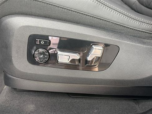 Certified 2026 BMW X7 xDrive40i w/ Climate Comfort Package AWD/4WD image 18