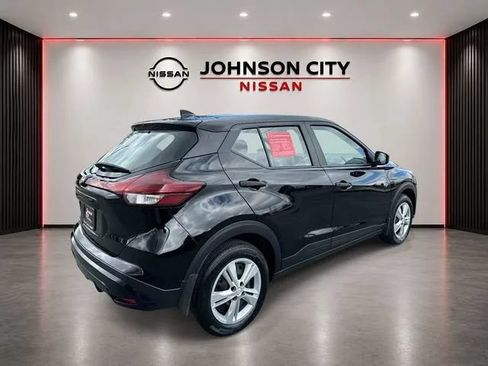 Used 2025 Nissan Kicks Play S FWD image 5
