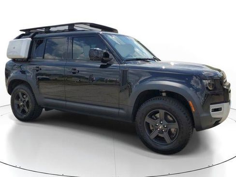 Used 2023 Land Rover Defender 110 S image 2