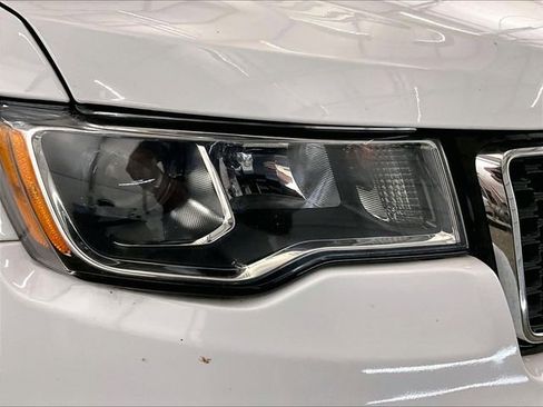 Used 2019 Jeep Grand Cherokee Limited AWD/4WD image 27